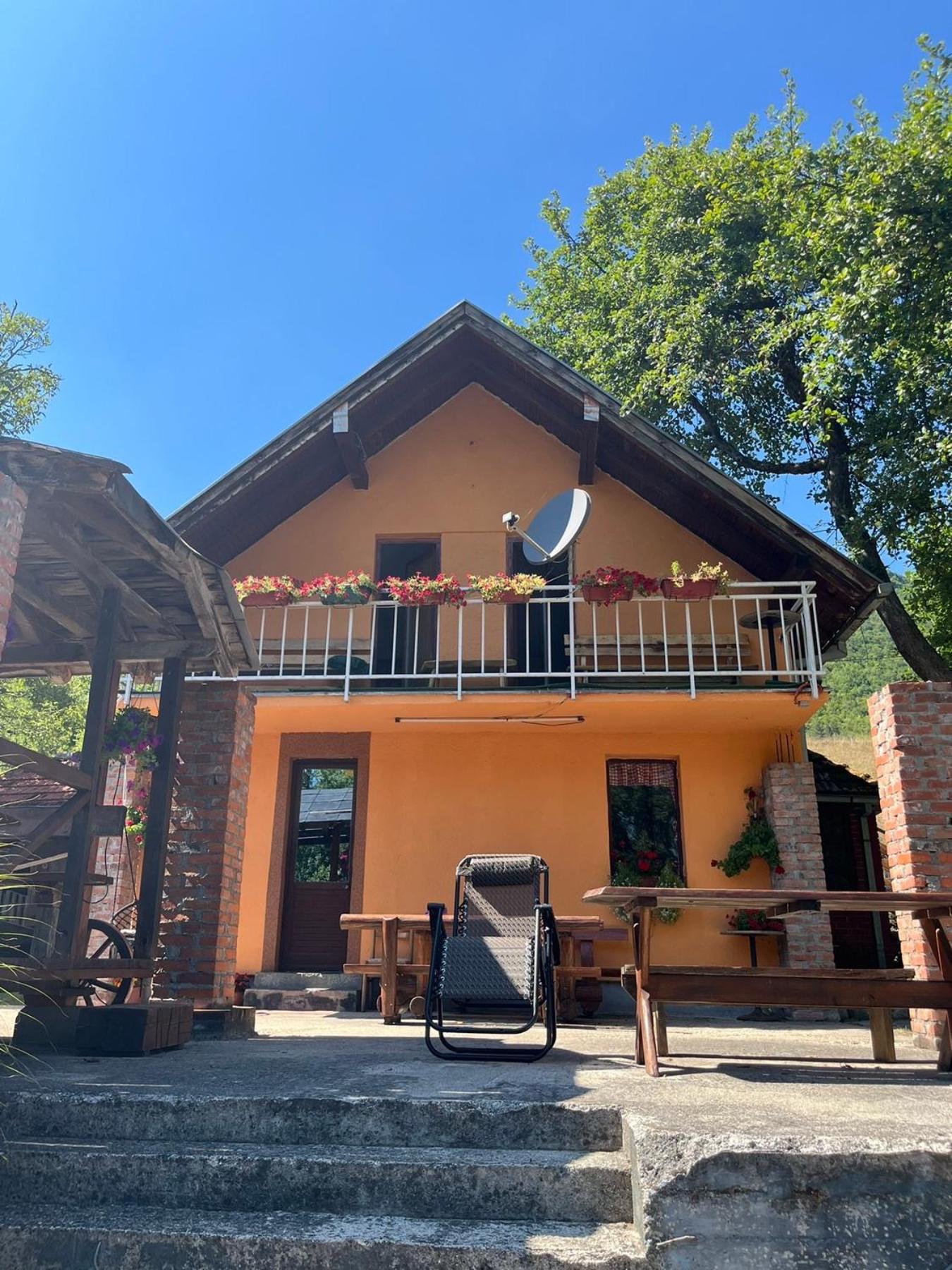 Bed And Breakfast Family Djukic Sipovo Buitenkant foto